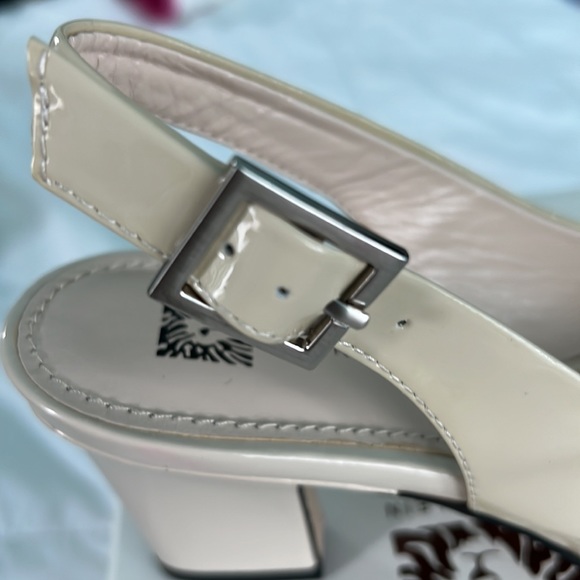 Anne Klein Akulema Ivory/Black Peep Toe Slingback Size 6 - Picture 4 of 6
